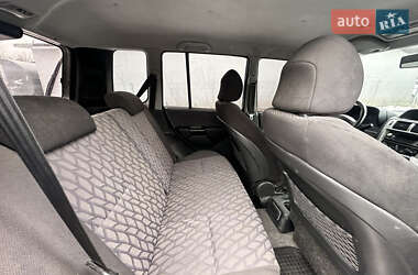 Внедорожник / Кроссовер Mitsubishi Pajero Pinin 2001 в 
