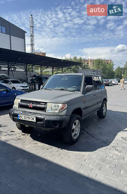 Внедорожник / Кроссовер Mitsubishi Pajero Pinin 2001 в 
