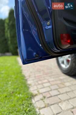 Внедорожник / Кроссовер Mitsubishi Pajero Pinin 2001 в 