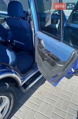 Внедорожник / Кроссовер Mitsubishi Pajero Pinin 2002 в 