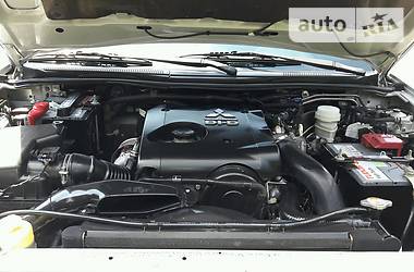 Позашляховик / Кросовер Mitsubishi Pajero Sport 2011 в Рівному