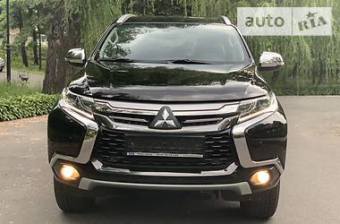 Внедорожник / Кроссовер Mitsubishi Pajero Sport 2018 в Киеве