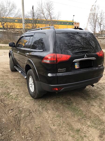 Позашляховик / Кросовер Mitsubishi Pajero Sport 2013 в Одесі