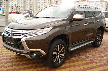 Позашляховик / Кросовер Mitsubishi Pajero Sport 2018 в 