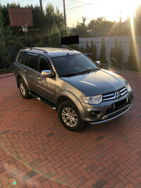 Позашляховик / Кросовер Mitsubishi Pajero Sport 2013 в Дніпрі