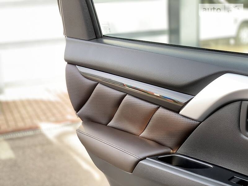 Позашляховик / Кросовер Mitsubishi Pajero Sport 2017 в Чернігові