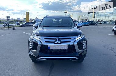 Позашляховик / Кросовер Mitsubishi Pajero Sport 2020 в Києві