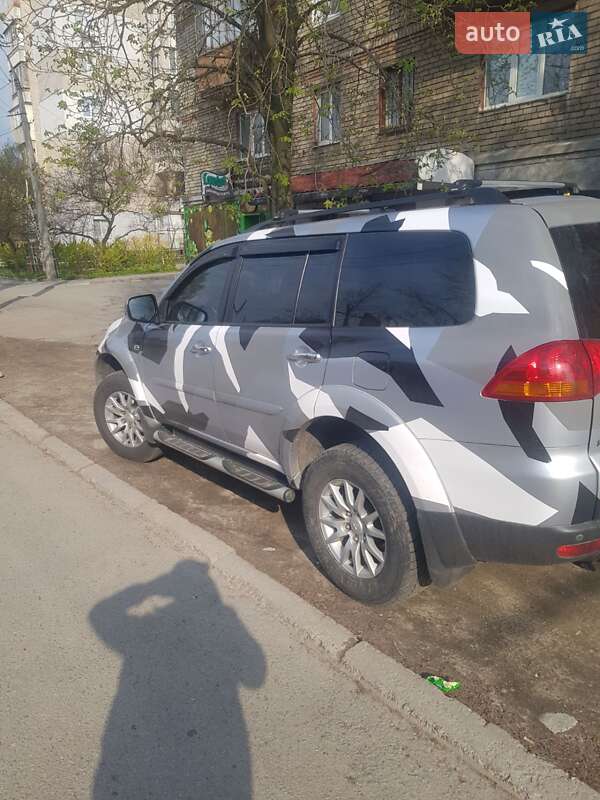 Внедорожник / Кроссовер Mitsubishi Pajero Sport 2013 в Запорожье