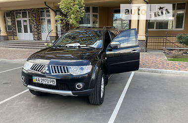 Внедорожник / Кроссовер Mitsubishi Pajero Sport 2011 в Киеве