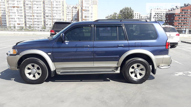 Внедорожник / Кроссовер Mitsubishi Pajero Sport 2006 в 