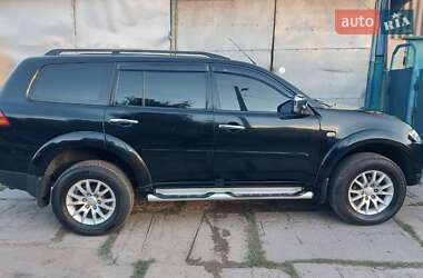 Внедорожник / Кроссовер Mitsubishi Pajero Sport 2013 в Пирятине