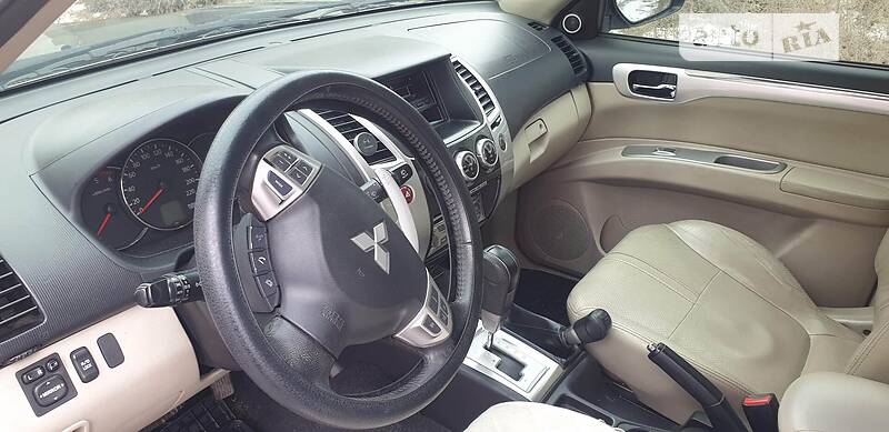 Позашляховик / Кросовер Mitsubishi Pajero Sport 2013 в Дніпрі