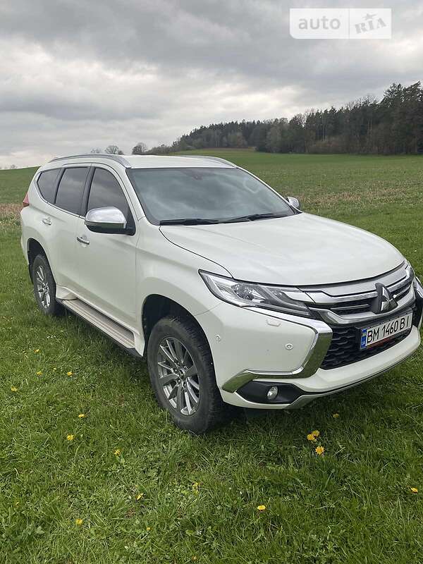 Внедорожник / Кроссовер Mitsubishi Pajero Sport 2017 в Харькове