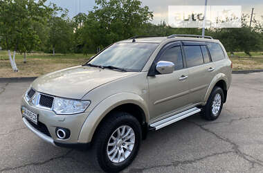 Внедорожник / Кроссовер Mitsubishi Pajero Sport 2011 в 