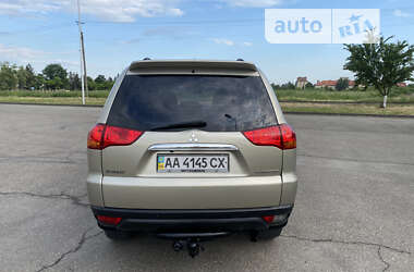 Внедорожник / Кроссовер Mitsubishi Pajero Sport 2011 в 