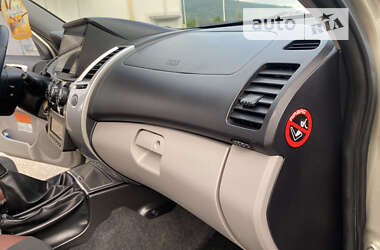 Внедорожник / Кроссовер Mitsubishi Pajero Sport 2011 в 
