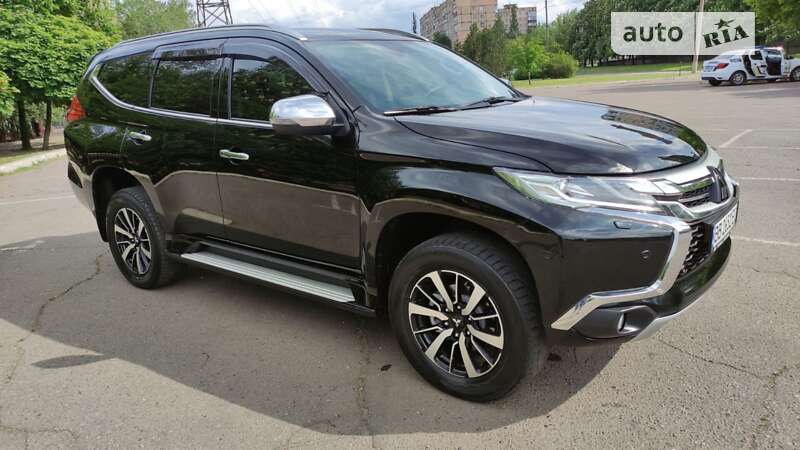 Внедорожник / Кроссовер Mitsubishi Pajero Sport 2017 в Кривом Роге