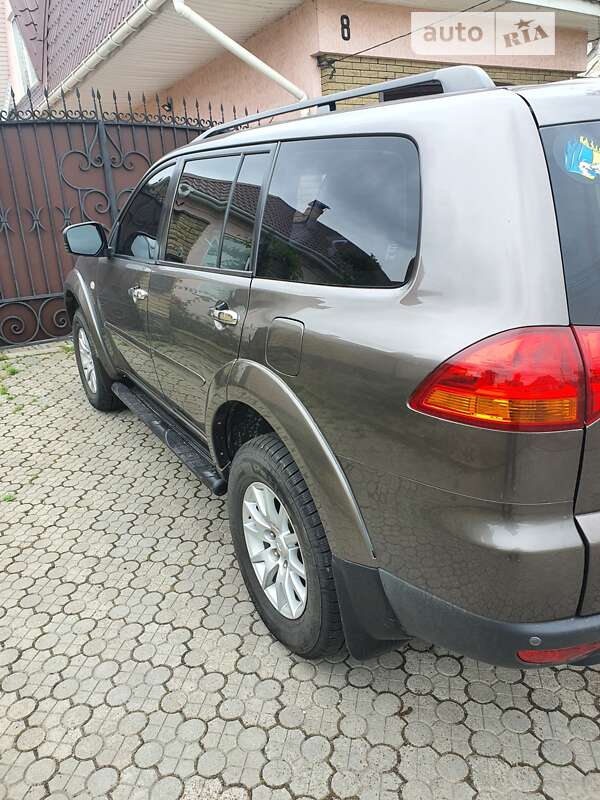 Внедорожник / Кроссовер Mitsubishi Pajero Sport 2011 в Черкассах