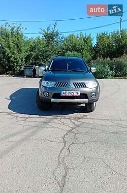 Позашляховик / Кросовер Mitsubishi Pajero Sport 2011 в Горішніх Плавнях