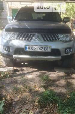 Позашляховик / Кросовер Mitsubishi Pajero Sport 2012 в Зміїві