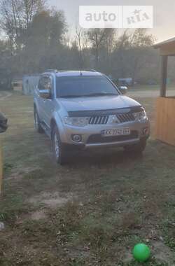 Позашляховик / Кросовер Mitsubishi Pajero Sport 2012 в Зміїві