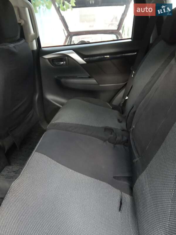 Внедорожник / Кроссовер Mitsubishi Pajero Sport 2017 в Криничках