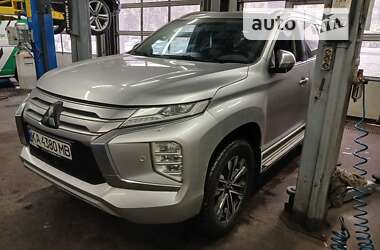 Позашляховик / Кросовер Mitsubishi Pajero Sport 2020 в Києві