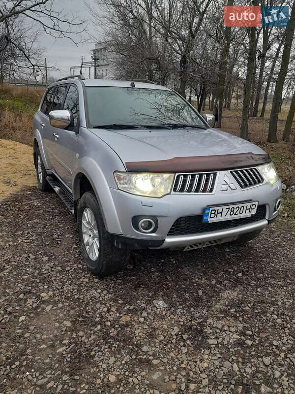 Mitsubishi Pajero Sport 2012