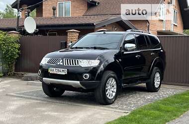 Позашляховик / Кросовер Mitsubishi Pajero Sport 2013 в Києві