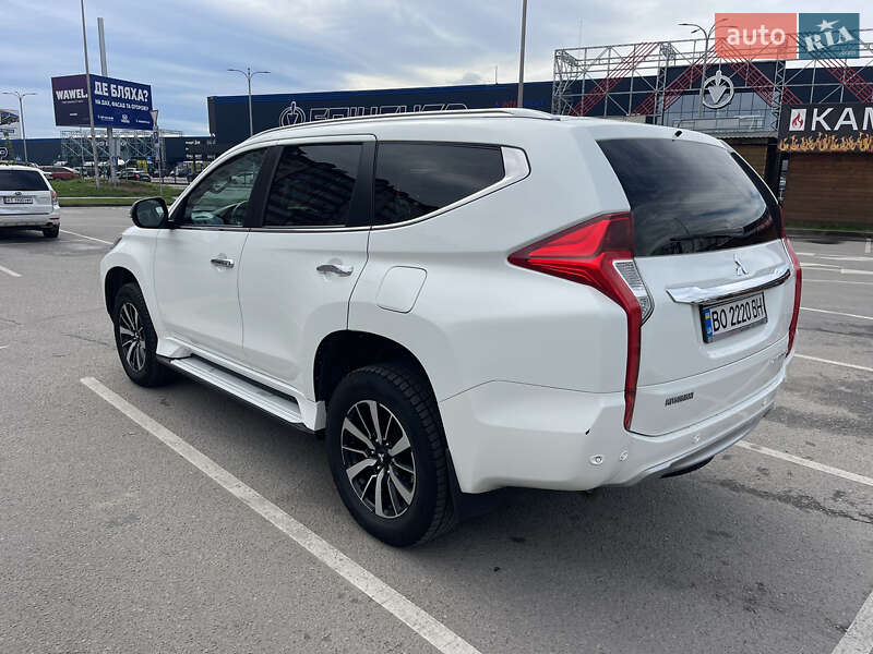 Позашляховик / Кросовер Mitsubishi Pajero Sport 2017 в Івано-Франківську