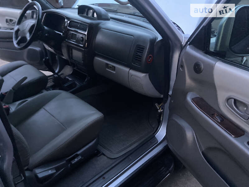 Внедорожник / Кроссовер Mitsubishi Pajero Sport 2004 в Киеве