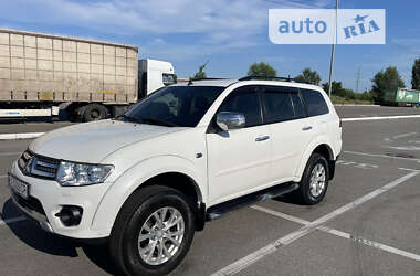 Позашляховик / Кросовер Mitsubishi Pajero Sport 2013 в Києві