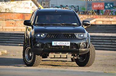 Внедорожник / Кроссовер Mitsubishi Pajero Sport 2013 в Днепре