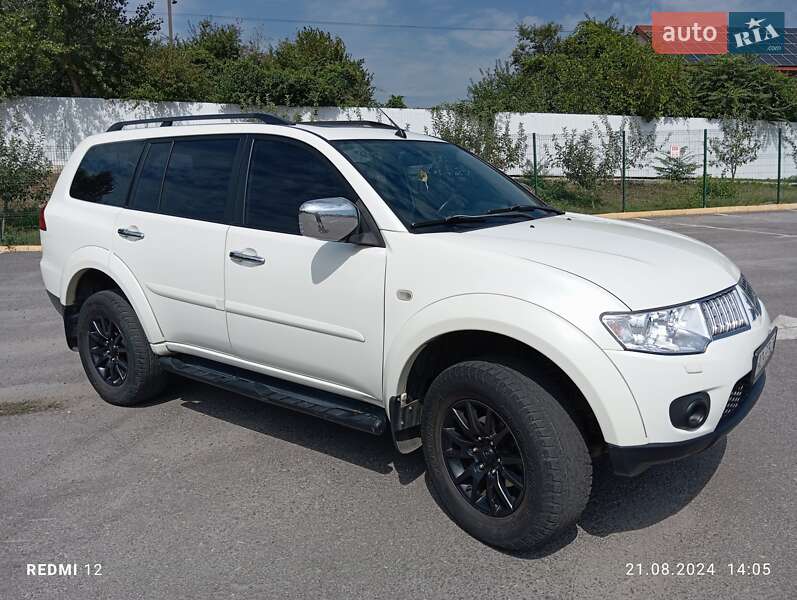Внедорожник / Кроссовер Mitsubishi Pajero Sport 2012 в Ужгороде