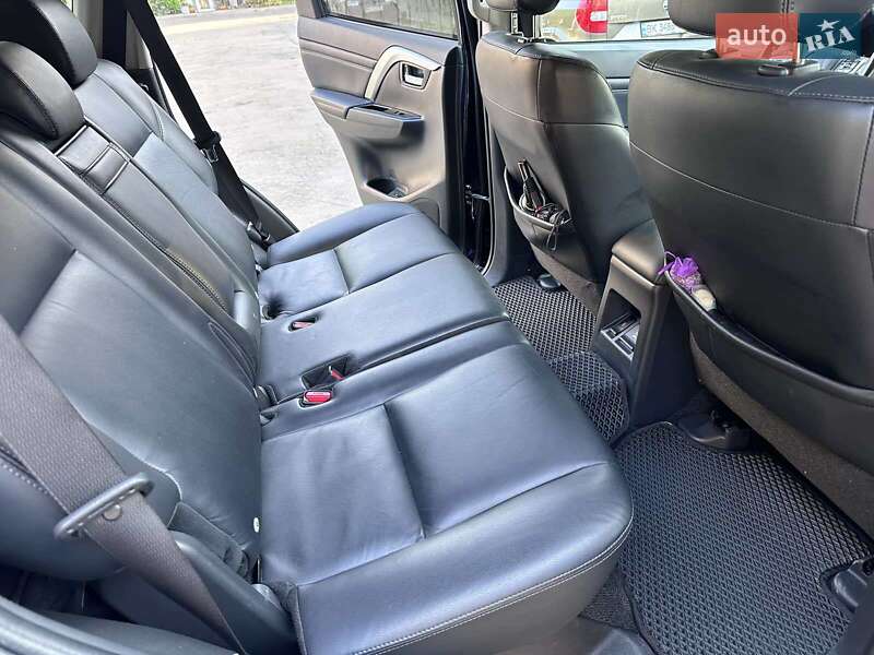 Внедорожник / Кроссовер Mitsubishi Pajero Sport 2021 в Ровно