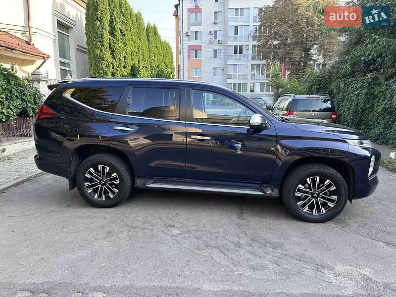 Внедорожник / Кроссовер Mitsubishi Pajero Sport 2021 в Ровно