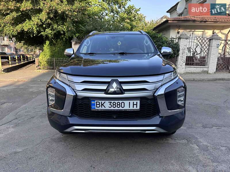 Внедорожник / Кроссовер Mitsubishi Pajero Sport 2021 в Ровно