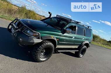 Внедорожник / Кроссовер Mitsubishi Pajero Sport 2000 в Ужгороде