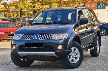 Позашляховик / Кросовер Mitsubishi Pajero Sport 2011 в Дніпрі