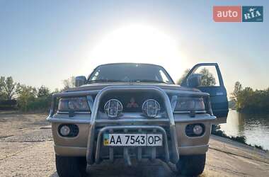 Внедорожник / Кроссовер Mitsubishi Pajero Sport 2003 в Киеве