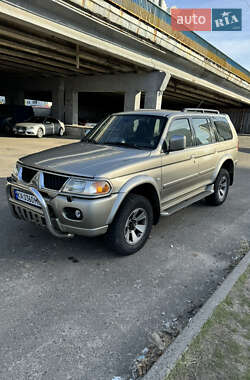 Внедорожник / Кроссовер Mitsubishi Pajero Sport 2006 в Киеве