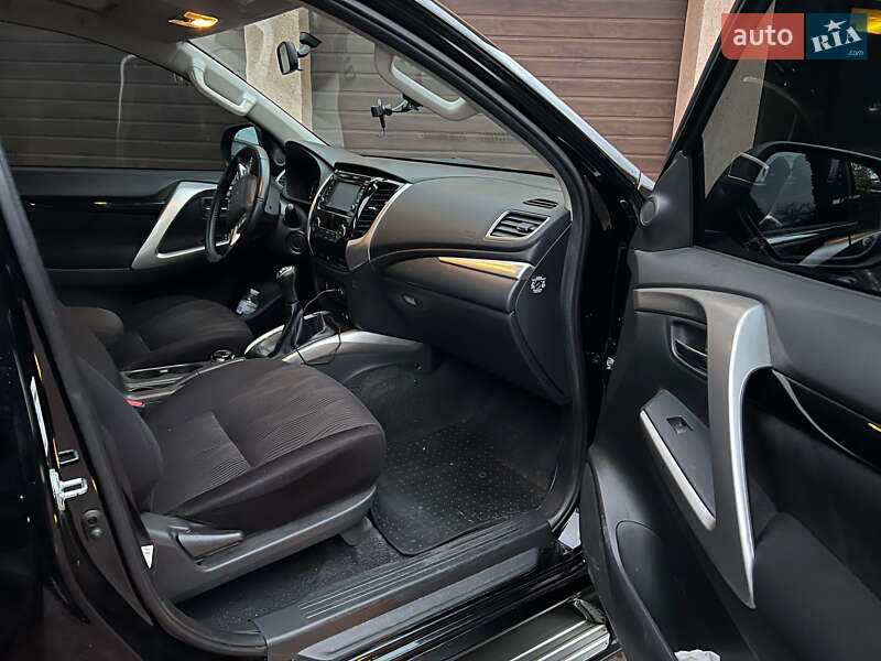 Внедорожник / Кроссовер Mitsubishi Pajero Sport 2019 в Киеве