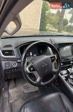 Внедорожник / Кроссовер Mitsubishi Pajero Sport 2021 в 
