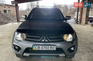 Позашляховик / Кросовер Mitsubishi Pajero Sport 2013 в Чернігові