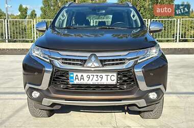 Позашляховик / Кросовер Mitsubishi Pajero Sport 2017 в Києві