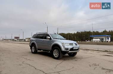 Позашляховик / Кросовер Mitsubishi Pajero Sport 2011 в Кам'янському