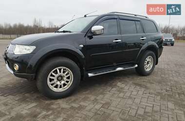 Внедорожник / Кроссовер Mitsubishi Pajero Sport 2011 в 