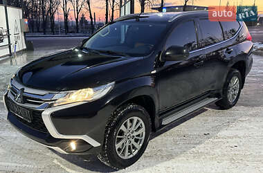 Внедорожник / Кроссовер Mitsubishi Pajero Sport 2016 в 
