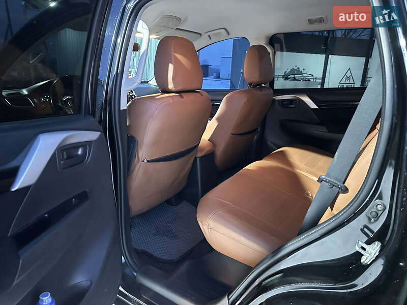 Внедорожник / Кроссовер Mitsubishi Pajero Sport 2016 в Тульчине