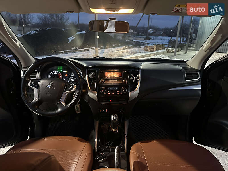 Внедорожник / Кроссовер Mitsubishi Pajero Sport 2016 в Тульчине
